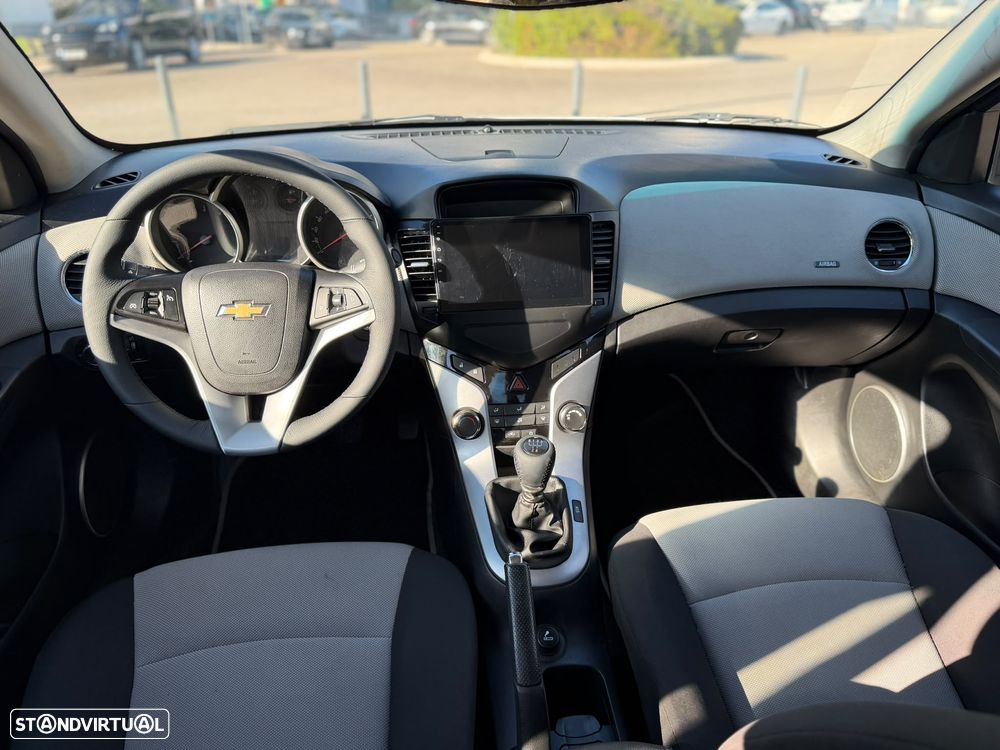 Chevrolet Cruze 1.6 LT - 30