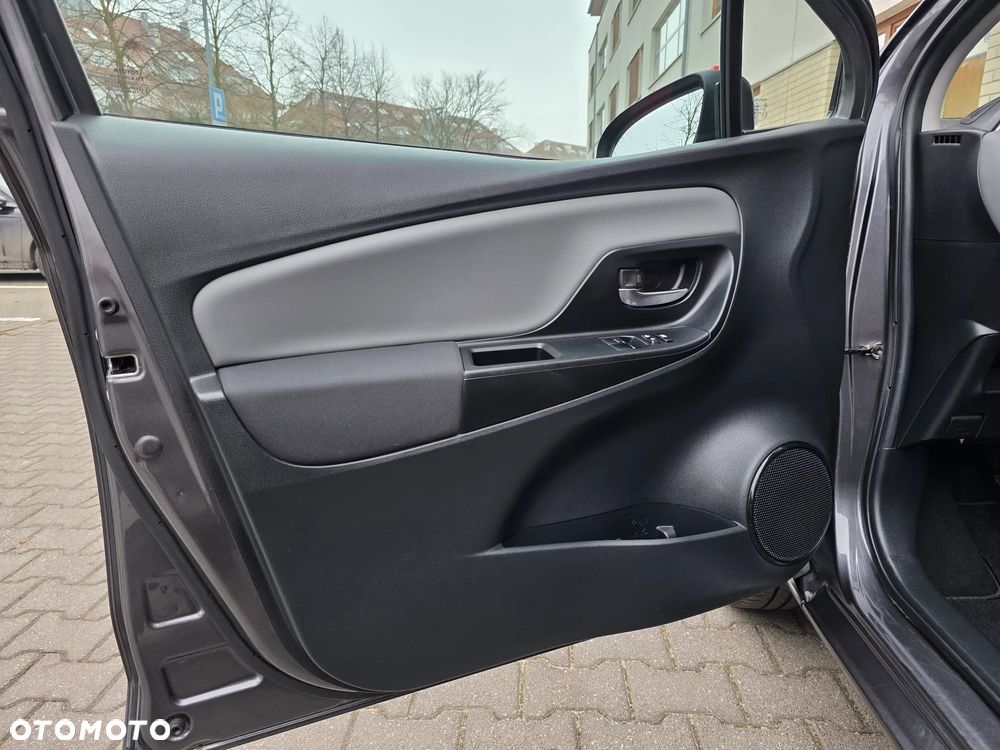 Toyota Yaris 1.33 Selection Platinum - 14