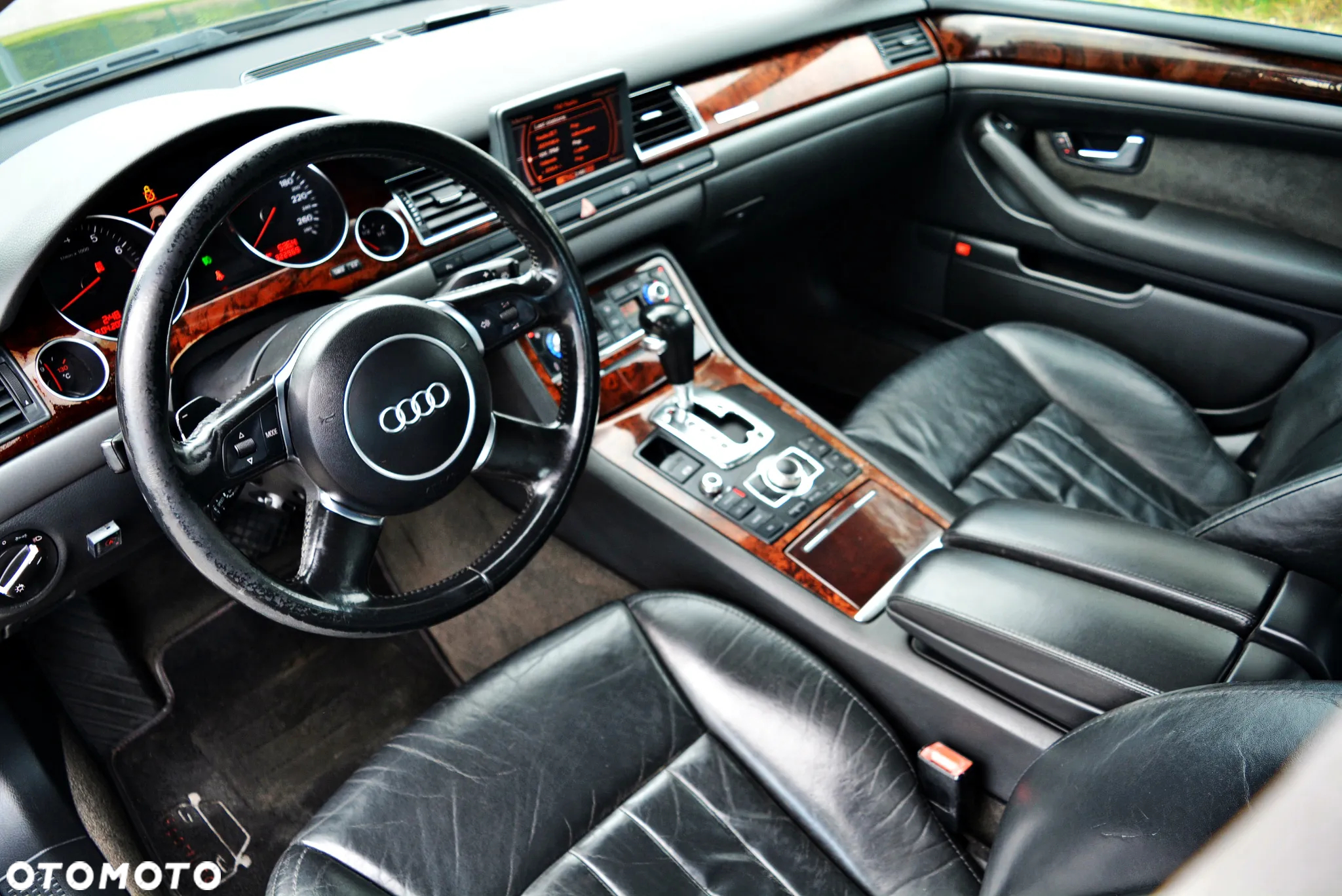 Audi A8 4.2 Quattro - 2
