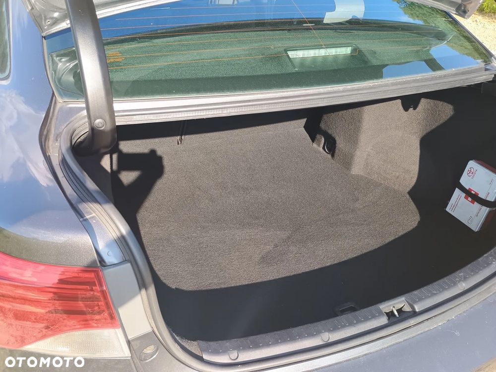 Toyota Avensis 2.0 D-4D Sol - 8