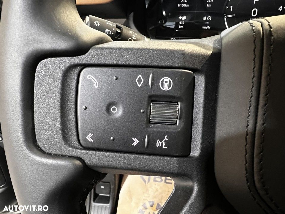 Land Rover Defender - 18