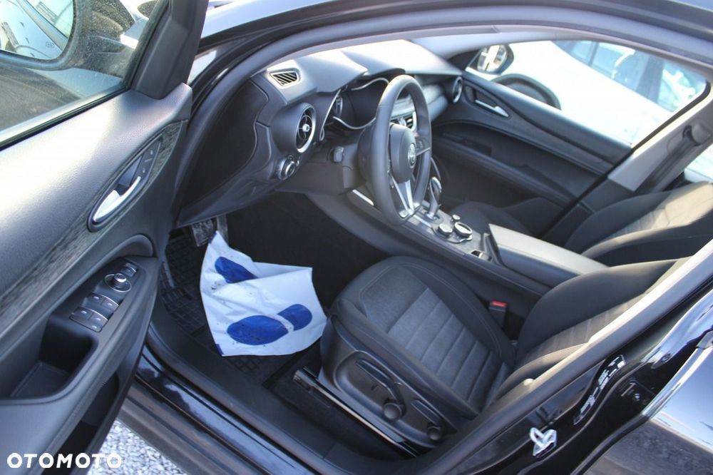 Alfa Romeo Stelvio - 19