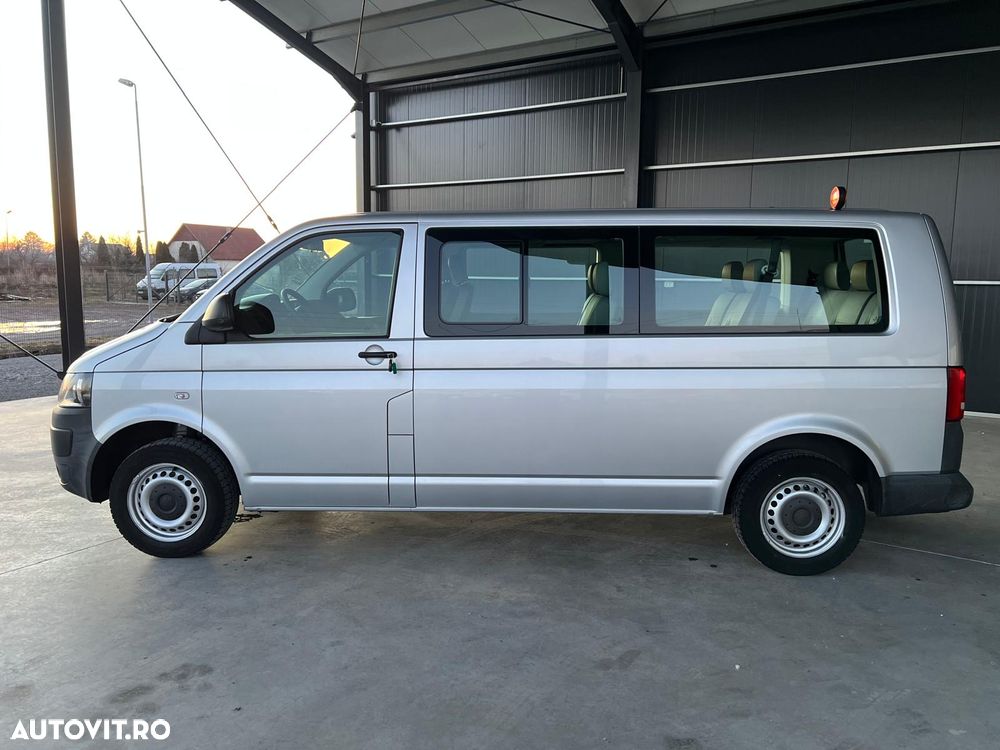 Volkswagen Caravelle - 10