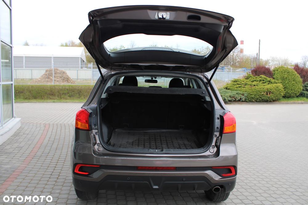 Mitsubishi ASX 1.6 Inform - 10