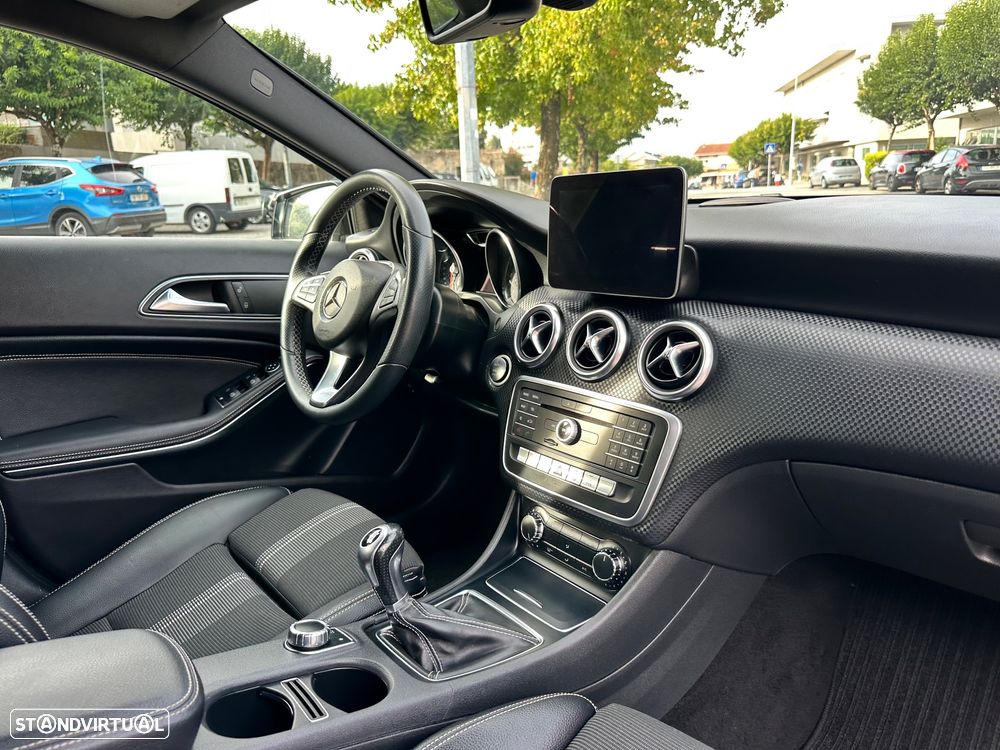 Mercedes-Benz A 180 d AMG Line - 49