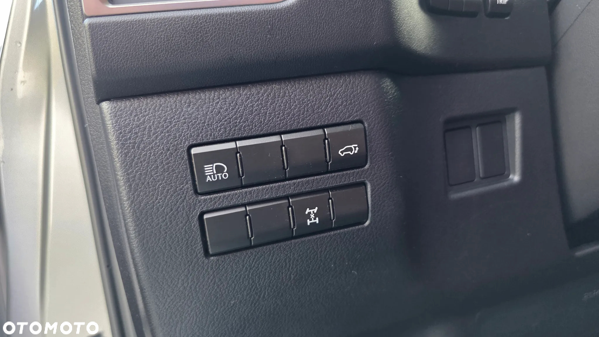 Lexus NX - 24