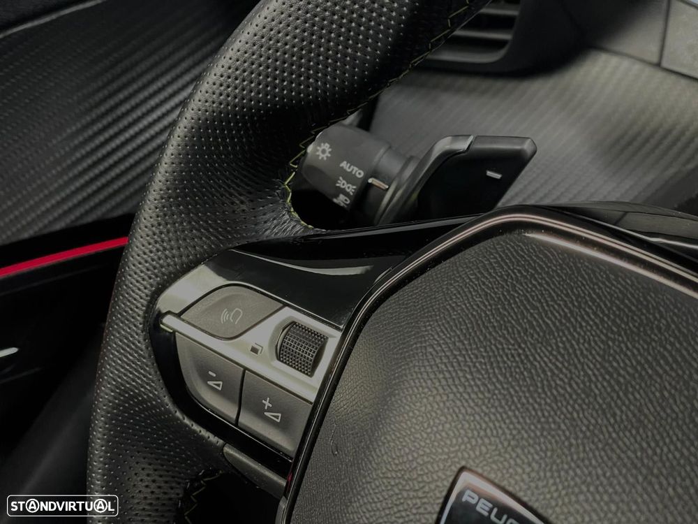 Peugeot 2008 1.2 PureTech GT Line EAT8 - 12