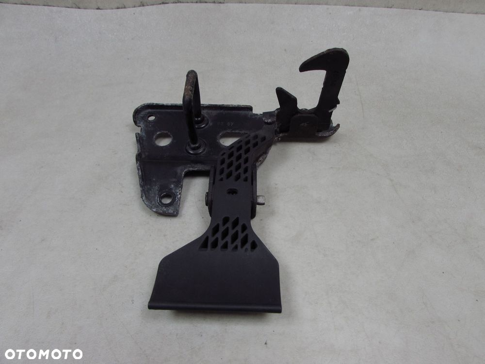 AUDI A4 B7 04-08 ZAMERK RYGIEL MASKI 8E0823480F - 1