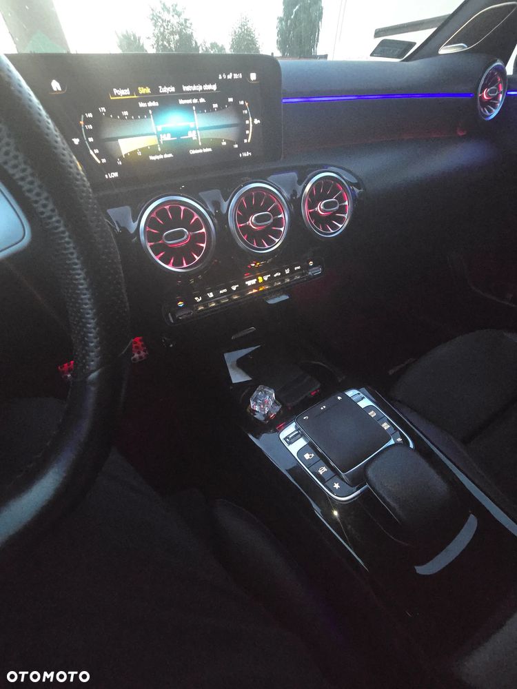 Mercedes-Benz Klasa A 250 4-Matic AMG Line 7G-DCT - 4