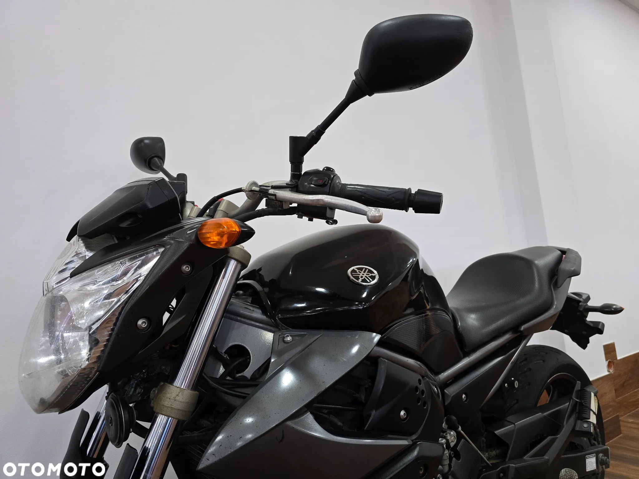 Yamaha XJ - 8