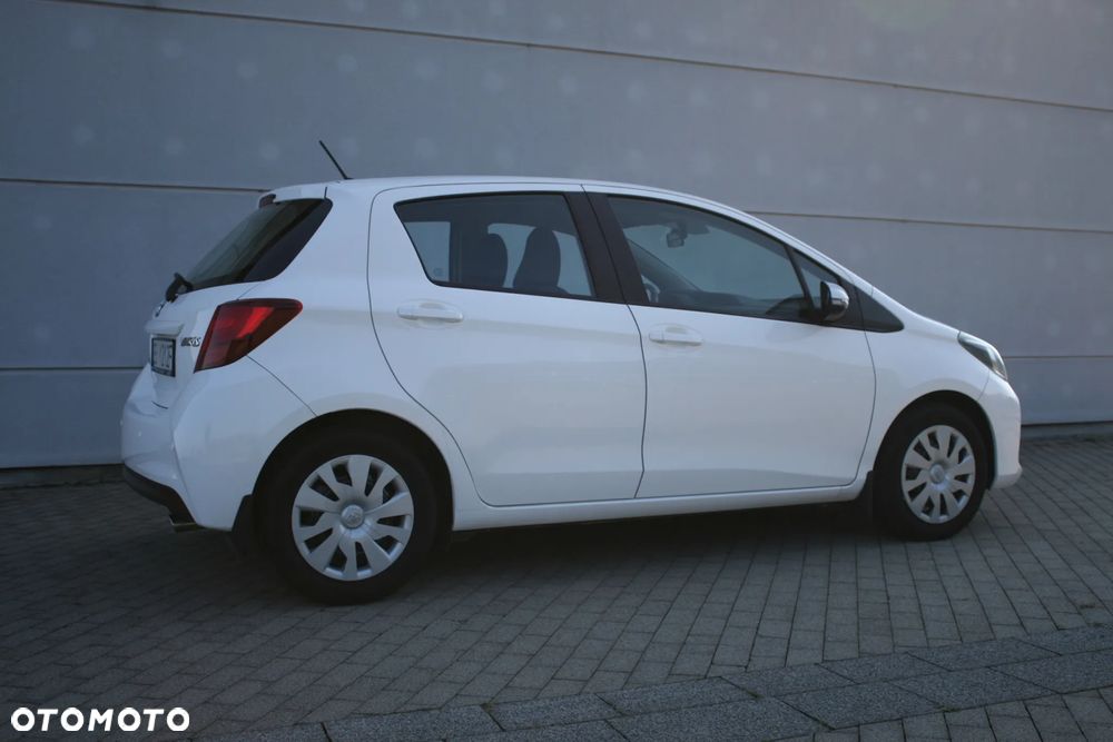 Toyota Yaris 1.0 Premium - 4