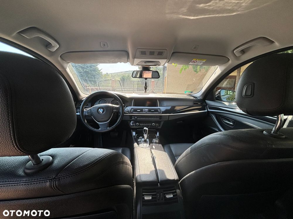 BMW Seria 5 518d - 11