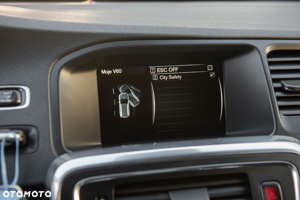 Volvo V60 D4 Geartronic Summum - 20