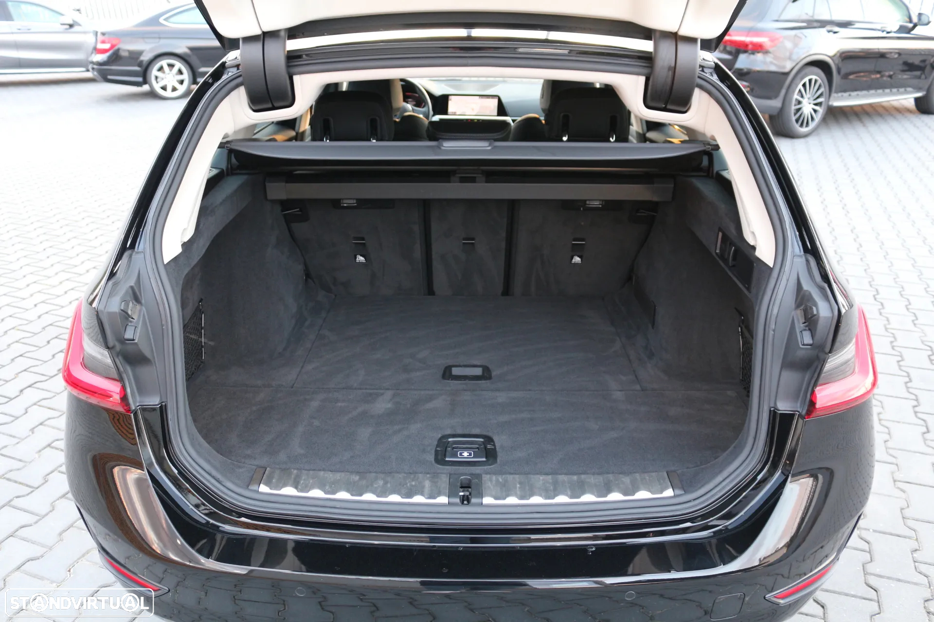 BMW 320 d Touring Line Sport Auto - 35