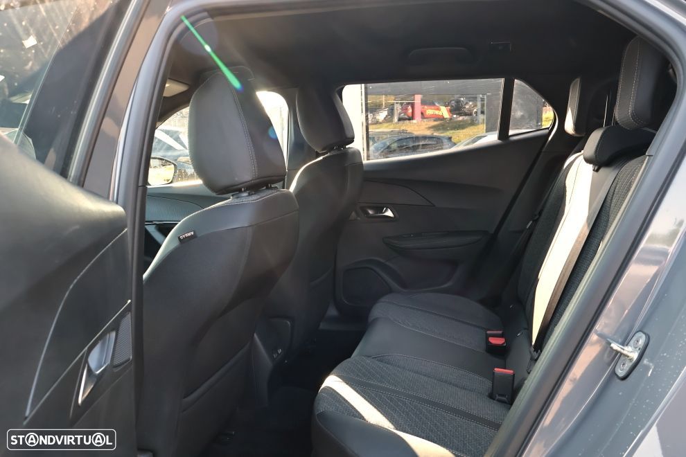 Peugeot 2008 1.2 PureTech Allure - 16