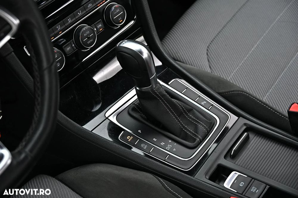 Volkswagen Golf 1.4 TSI DSG Highline - 22