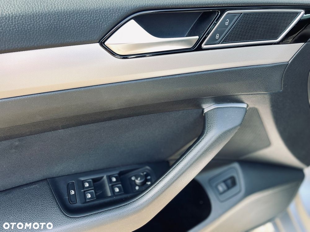 Volkswagen Passat 1.4 TSI BMT Comfortline - 18