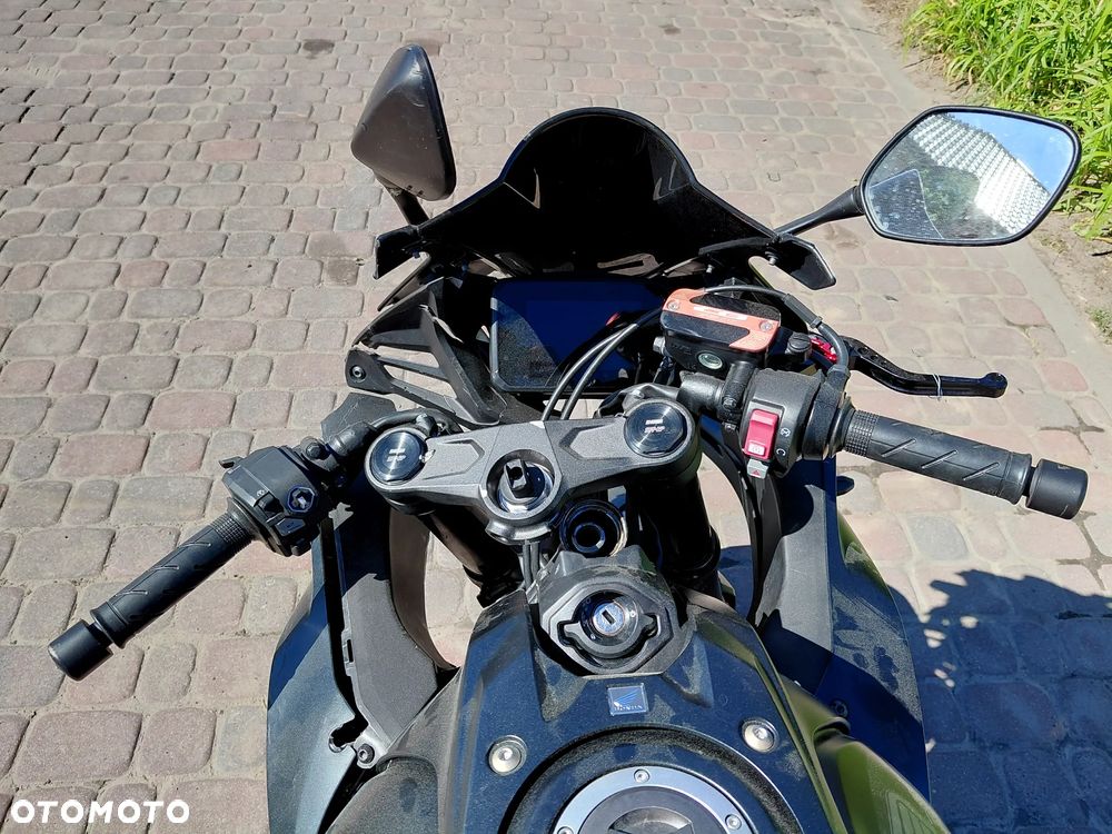 Honda CBR - 24