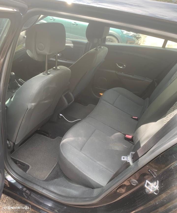Renault Mégane Sport Tourer - 2