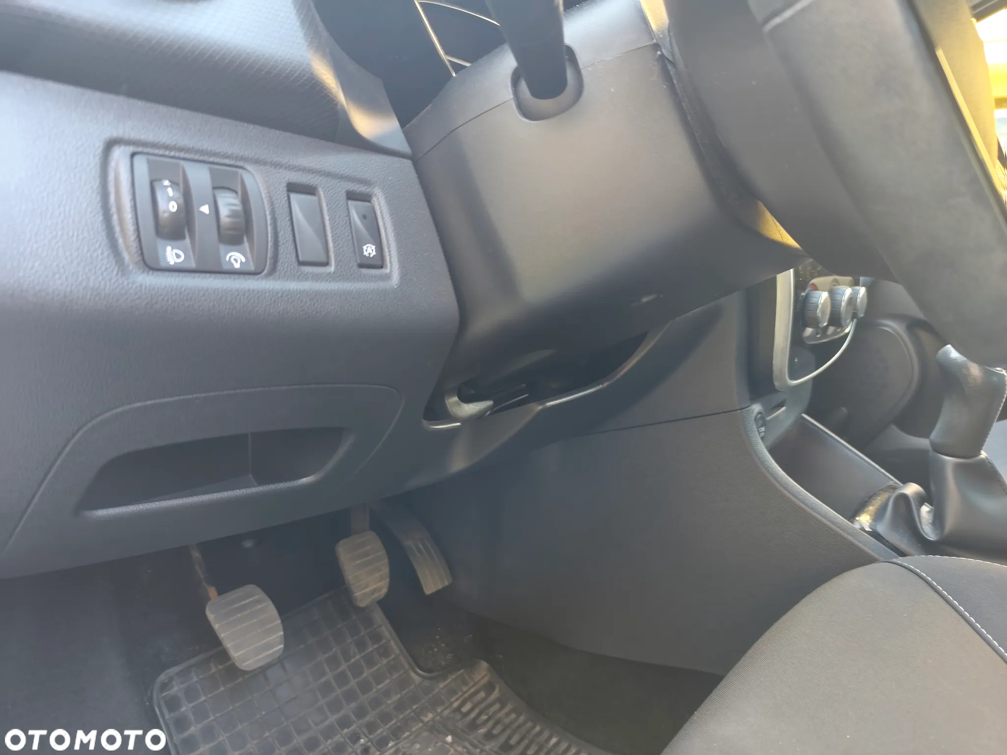 Renault Clio 1.5 dCi Alize - 28