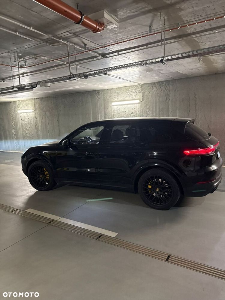 Porsche Cayenne - 5