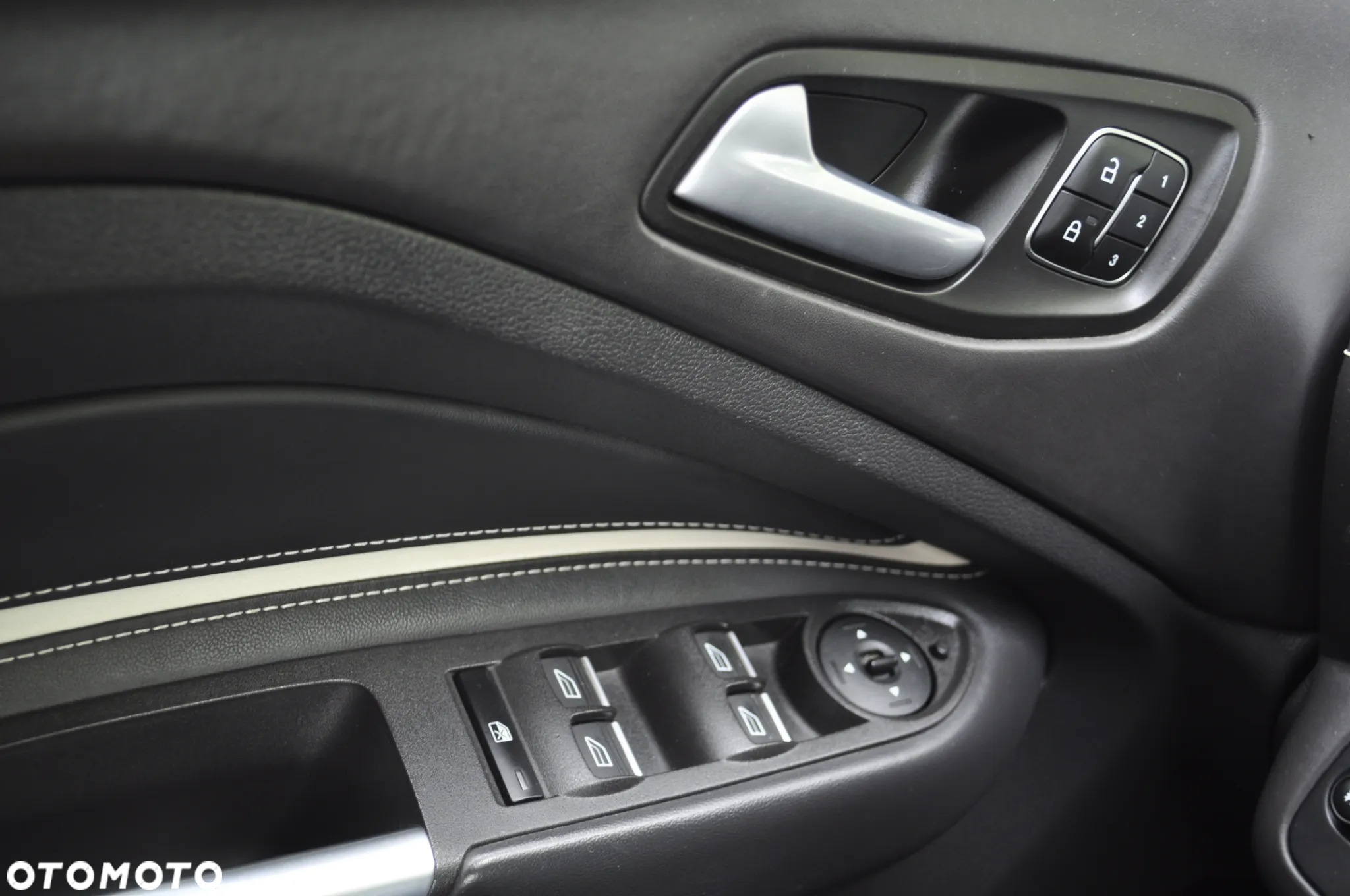 Ford Kuga 1.5 EcoBoost 2x4 Titanium - 21