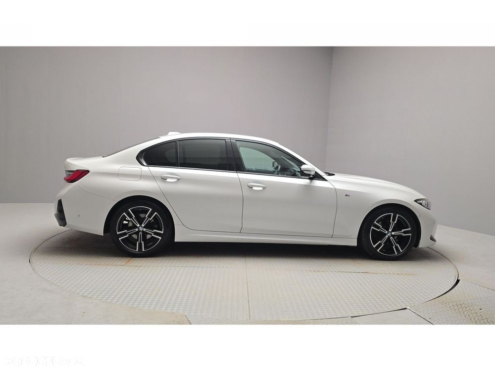 BMW Seria 3 320d xDrive mHEV M Sport - 4