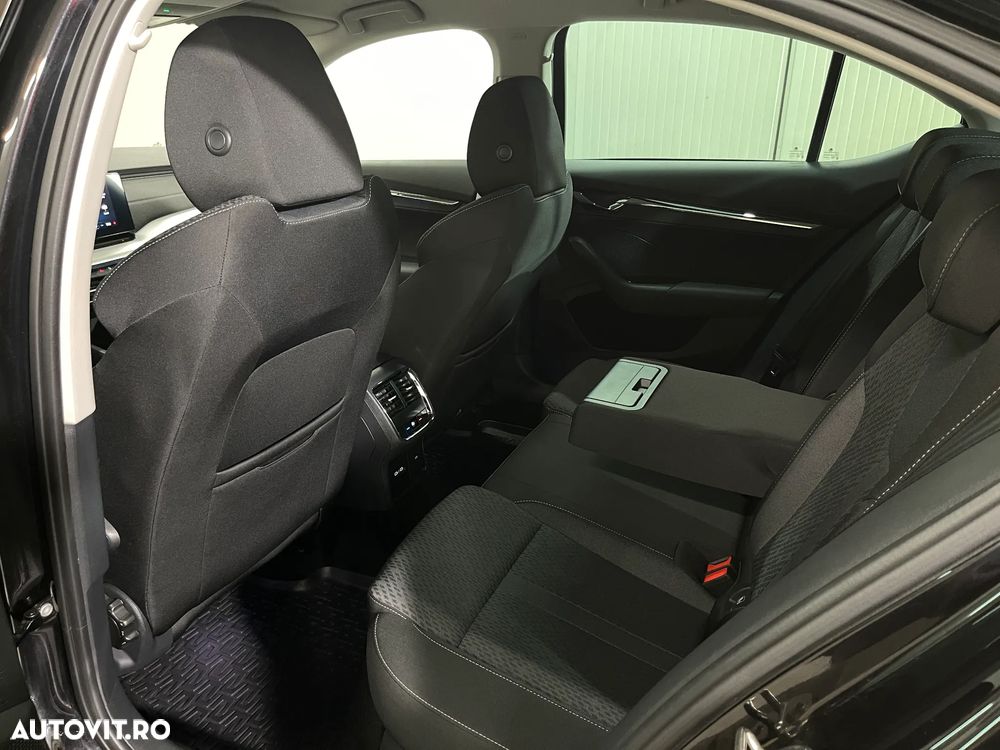 Skoda Octavia 2.0 TDI DSG 4X4 Style - 12