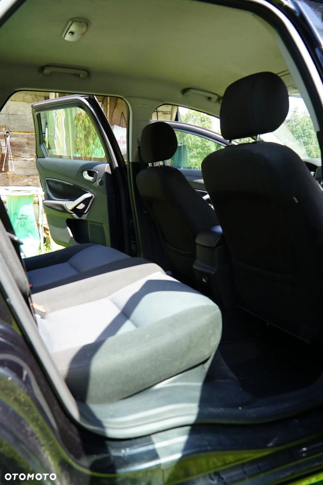 Ford Mondeo 1.8 TDCi Ghia - 9