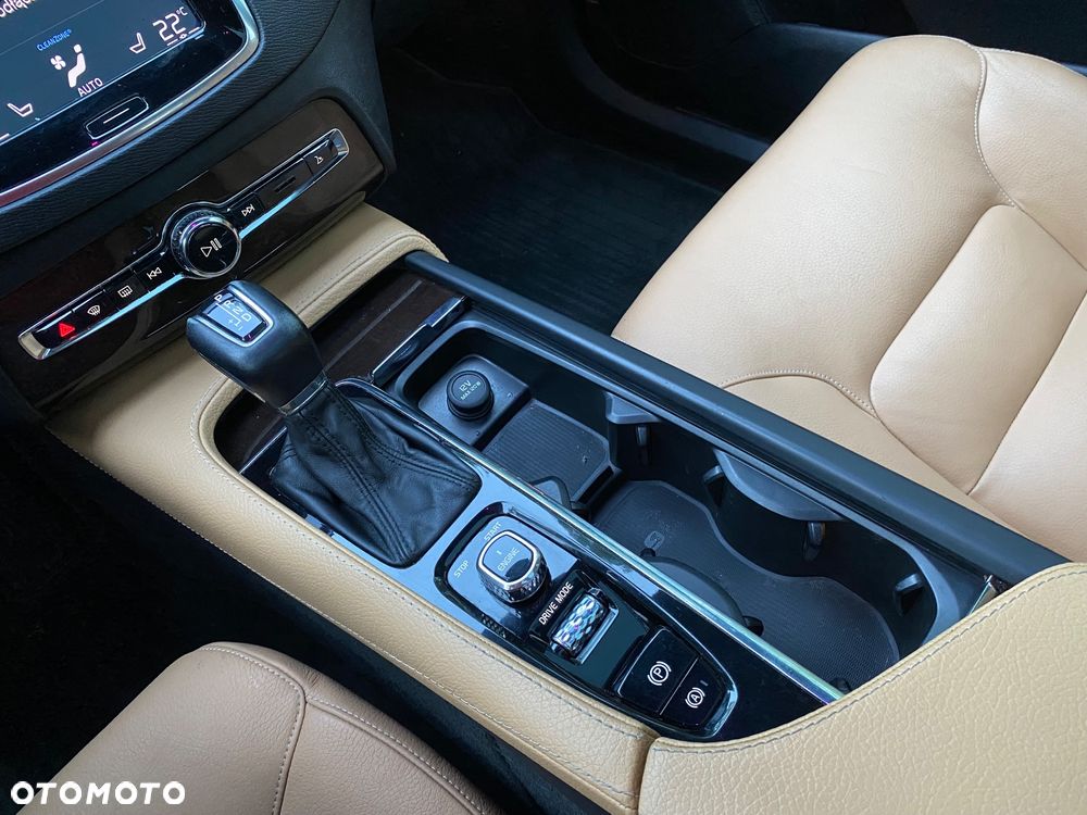 Volvo XC 90 T6 AWD Momentum 7os - 13