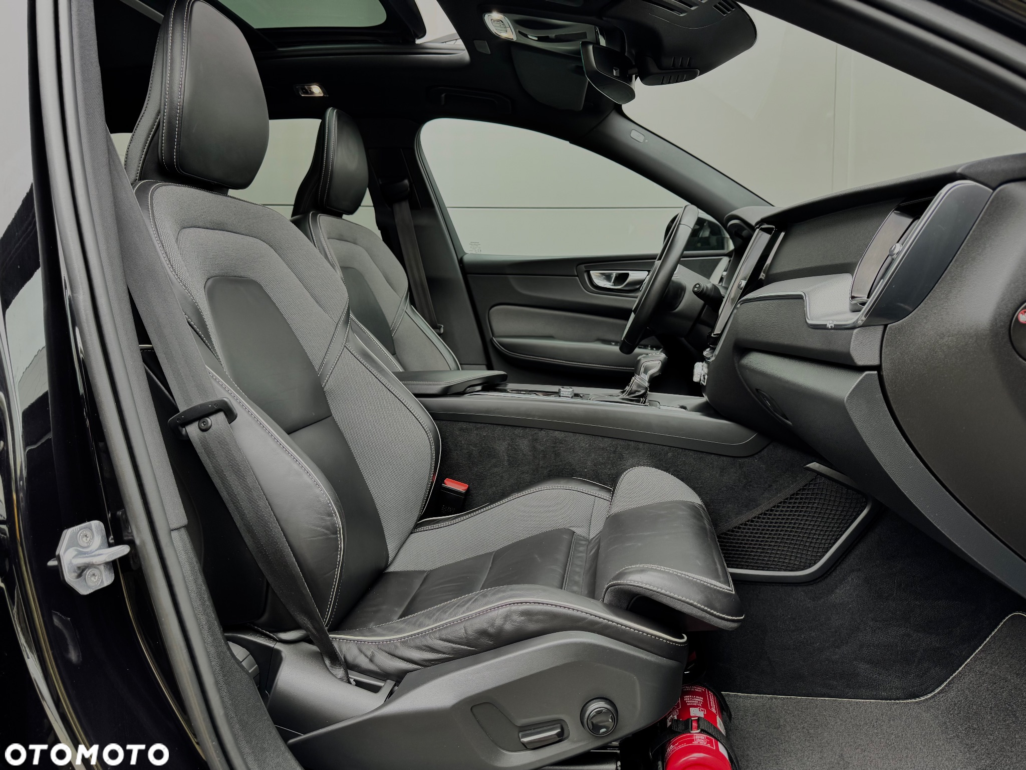 Volvo XC 60 D4 R-Design - 7