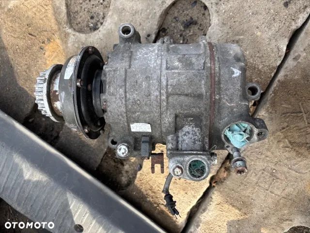 SPRĘŻARKA KOMPRESOR KLIMATYZACJI VOLKSWAGEN VW T5 2.5 7H0820805E - 2