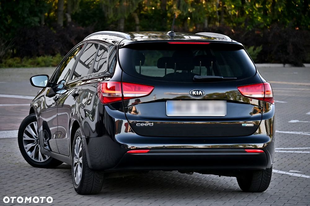 Kia Ceed 1.6 GDI ISG Spirit - 19