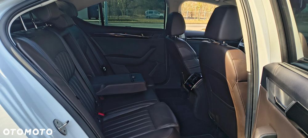 Skoda Superb 2.0 TDI L&K DSG - 18