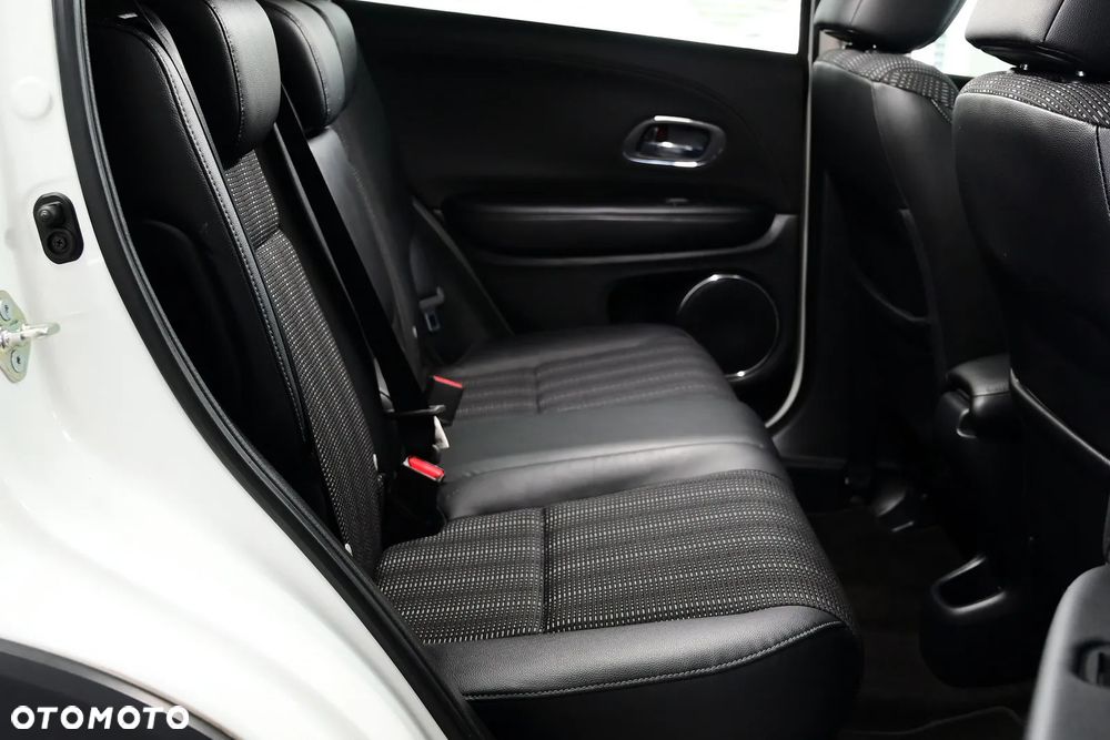 Honda HR-V 1.5 i-VTEC CVT Executive - 23