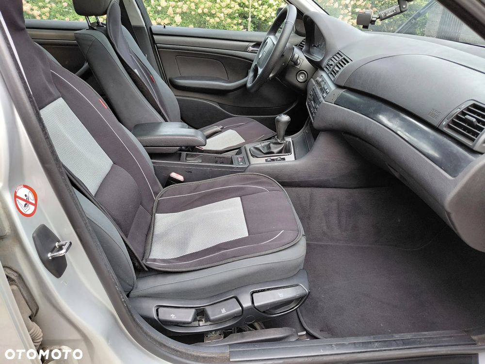 BMW Seria 3 316i - 32