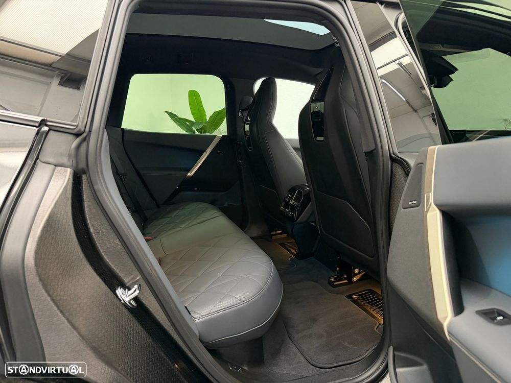 BMW iX xDrive 50 Pack Desportivo - 31