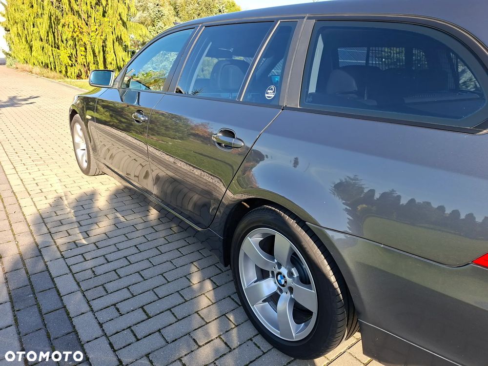 BMW Seria 5 525d - 9