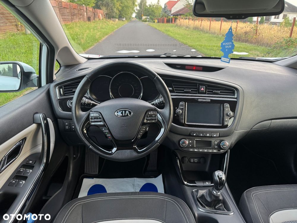 Kia Ceed 1.4 CVVT ISG Dream Team Edition - 30