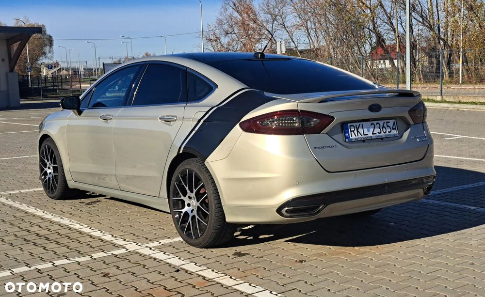 Ford Fusion - 28