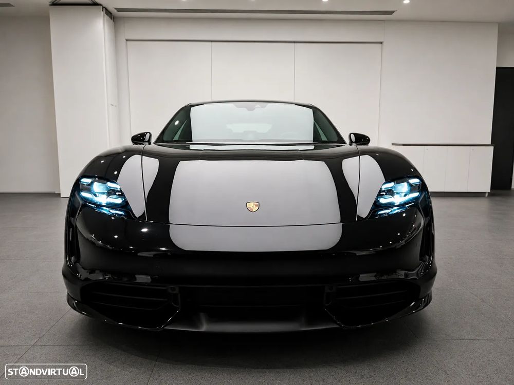 Porsche Taycan Turbo - 3