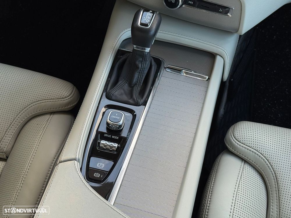 Volvo XC 90 - 23