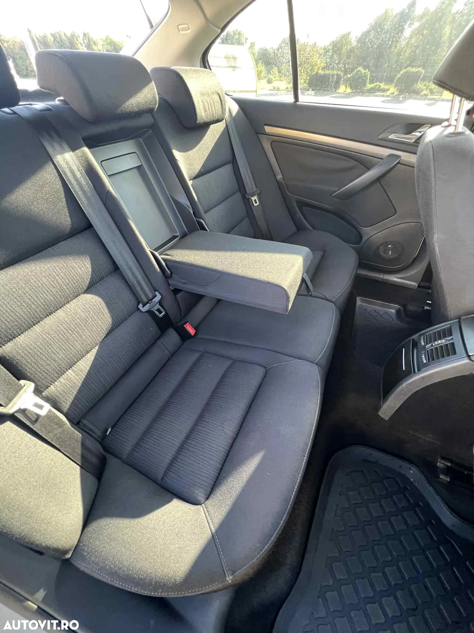 Skoda Octavia 2.0 FSI Trend - 11