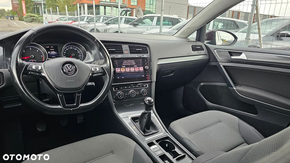 Volkswagen Golf 1.6 TDI BMT Comfortline - 11