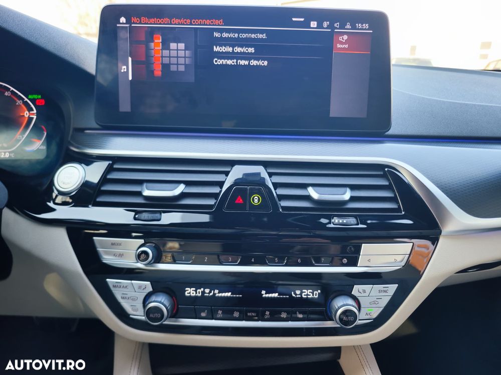 BMW Seria 5 530i xDrive AT MHEV - 23