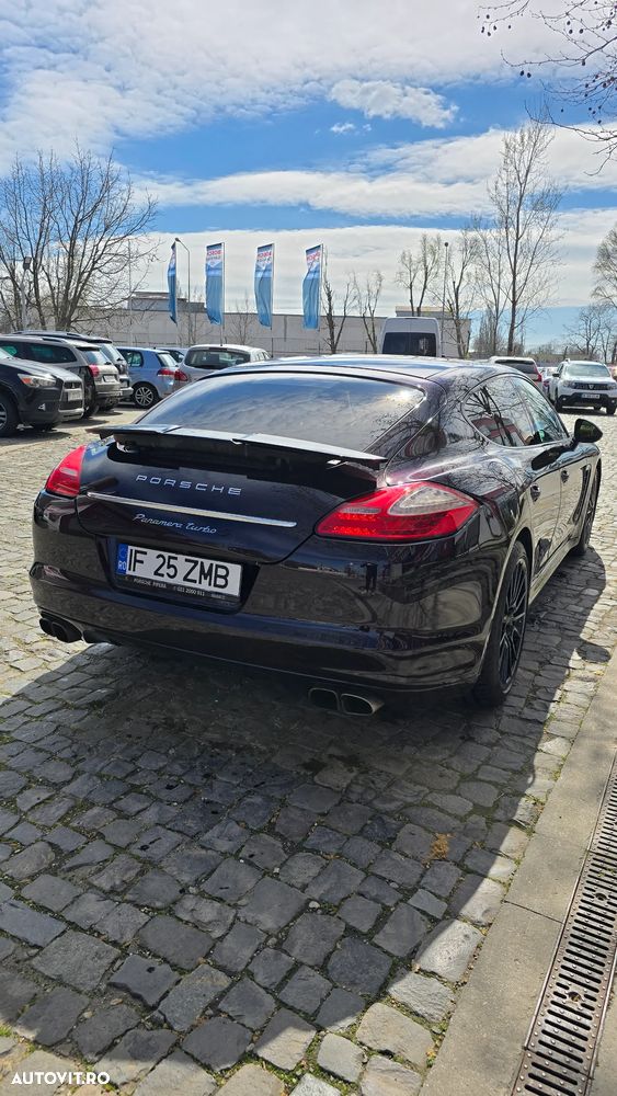 Porsche Panamera Turbo PDK - 9
