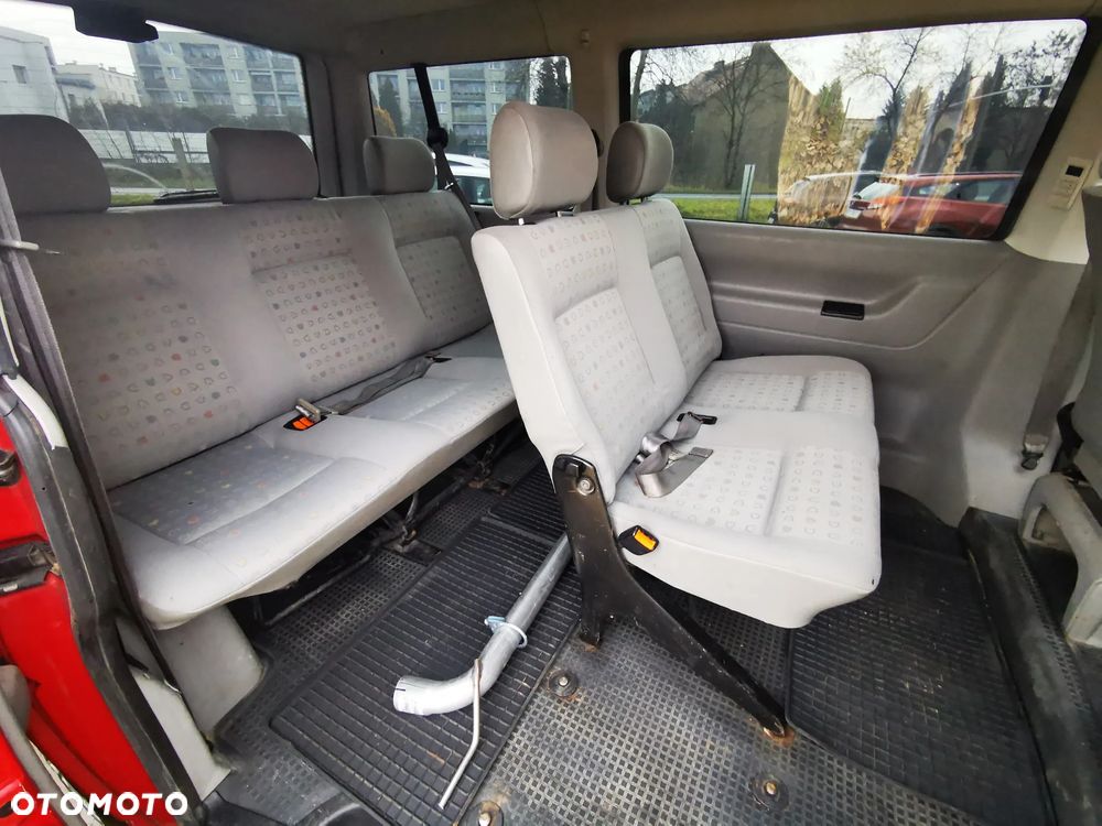 Volkswagen Caravelle Basis / CL - 15