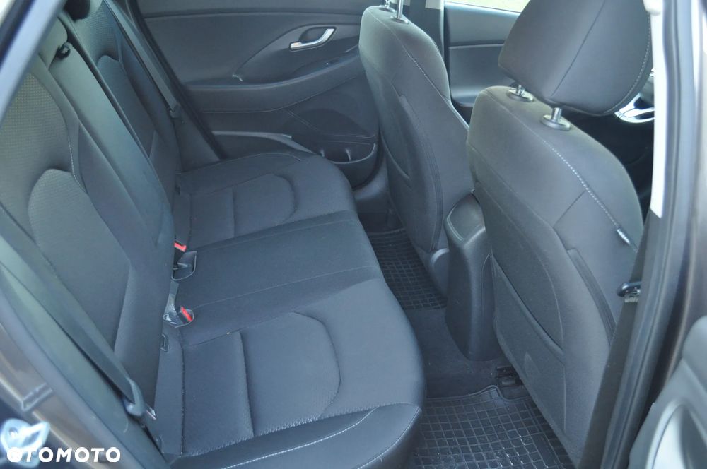 Hyundai i30 1.6 CRDI DCT YES - 16