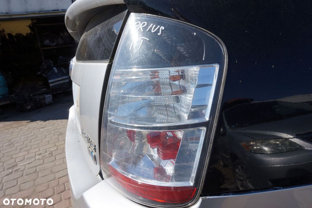 LAMPA TYLNA PRAWA PRIUS II XW20 81551-47061 TOYOTA 2004-2009 - 3