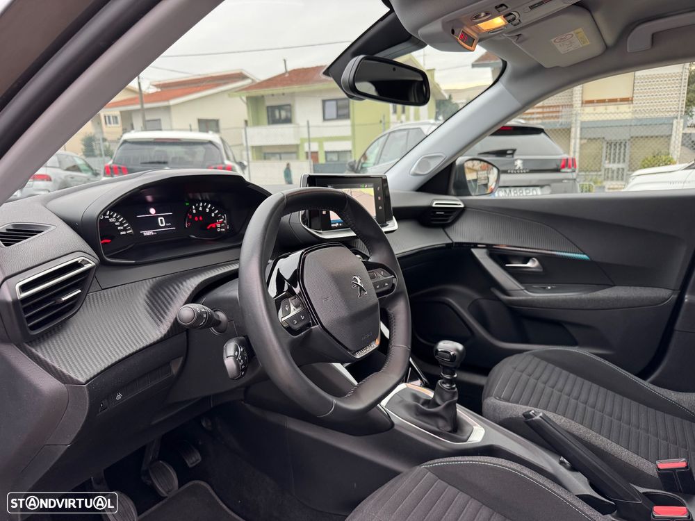 Peugeot 2008 - 8